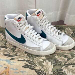 Nike Blazer ‘77 vintage mid White and Teal High-Top Sneakers